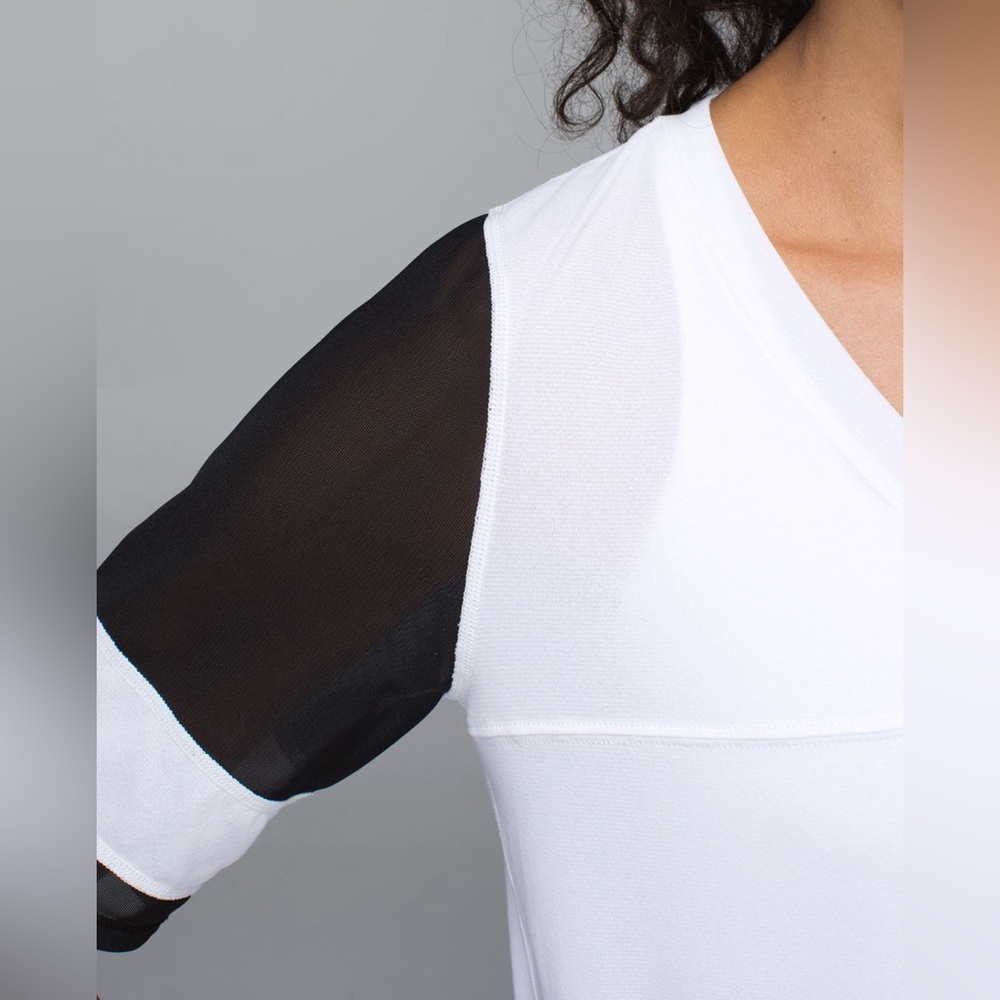 Lululemon athletica Sport Tee White Black size 12 - Picture 7 of 9